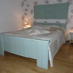 D'hotes Le Pot Au Lait Bed & Breakfast